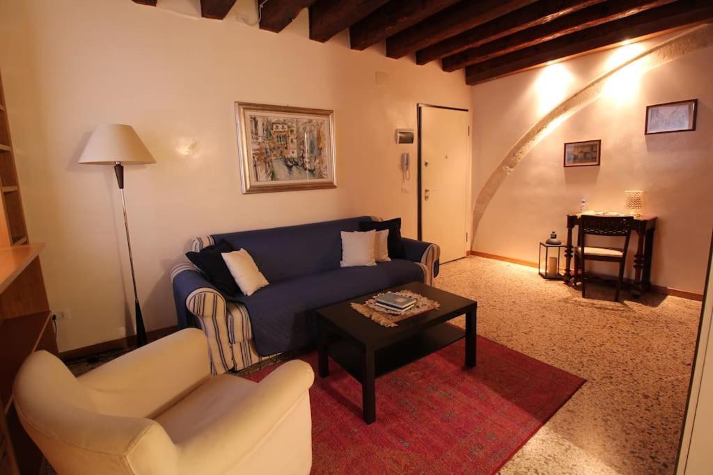 San Marco Charming Apartment With Canal View Венеция Экстерьер фото